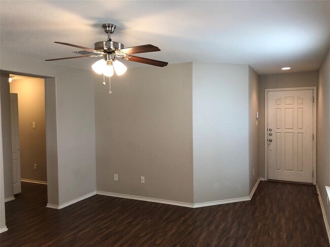 Building Photo - 2319 McCombs St