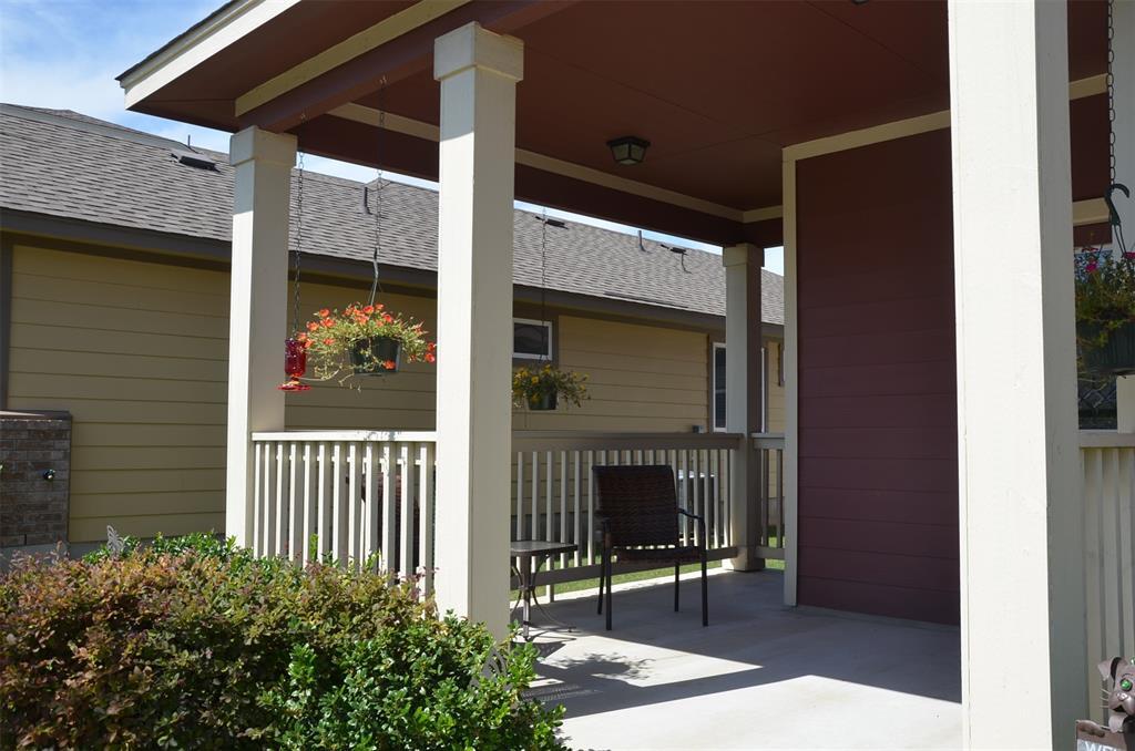 Primary Photo - 933 Alamo Plaza Dr