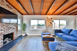 Building Photo - 6479 Carthage St