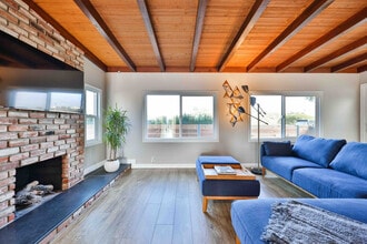 Building Photo - 6479 Carthage St