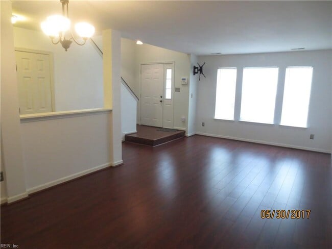 Building Photo - 173 Corwin Cir