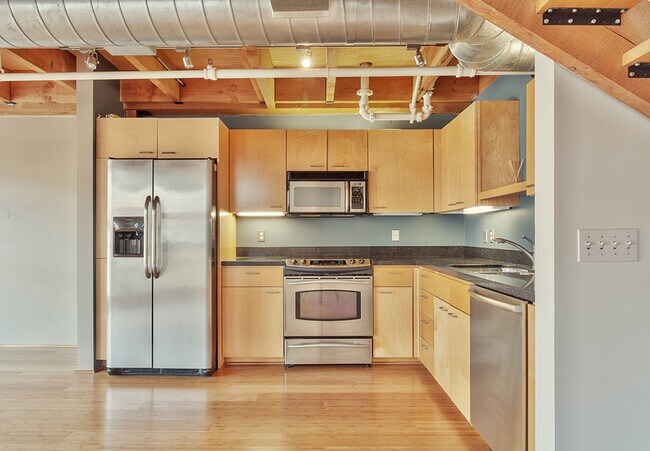 Building Photo - 650 Delancey St