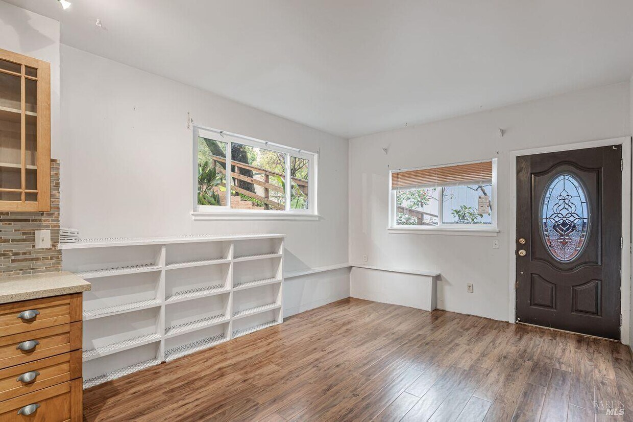 Building Photo - 153 Willow Ave