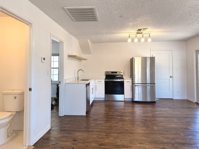 Building Photo - 7220 1st Ave N