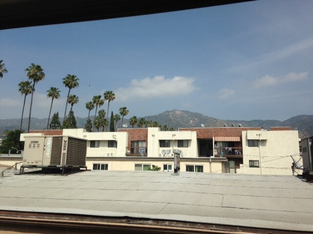 Building Photo - 1128 Linden Ave