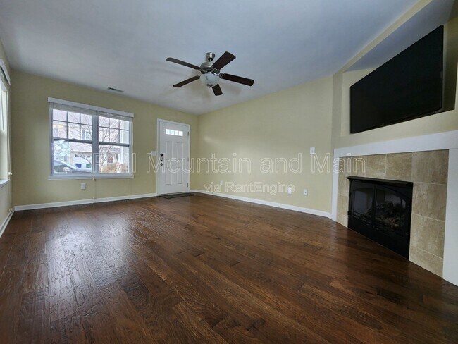 Foto del edificio - 19 Barnett Shoals Dr