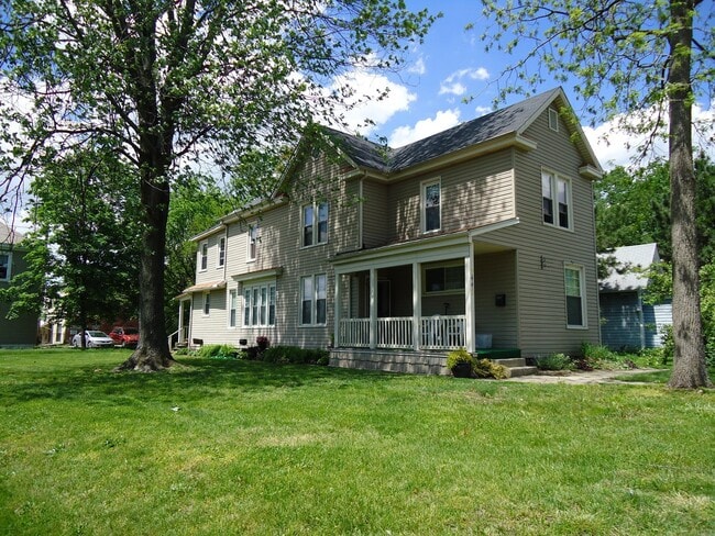 Building Photo - 2445 East Ave