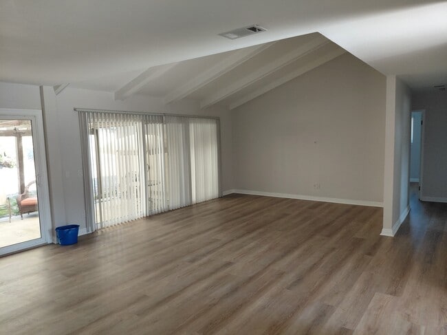 Building Photo - 927 Rutgers Ave
