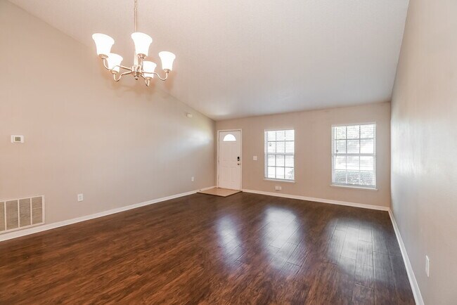 Building Photo - 12451 Glenn Hollow Dr