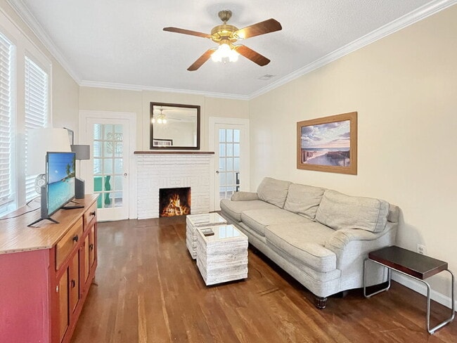 Building Photo - 521 E 49th St