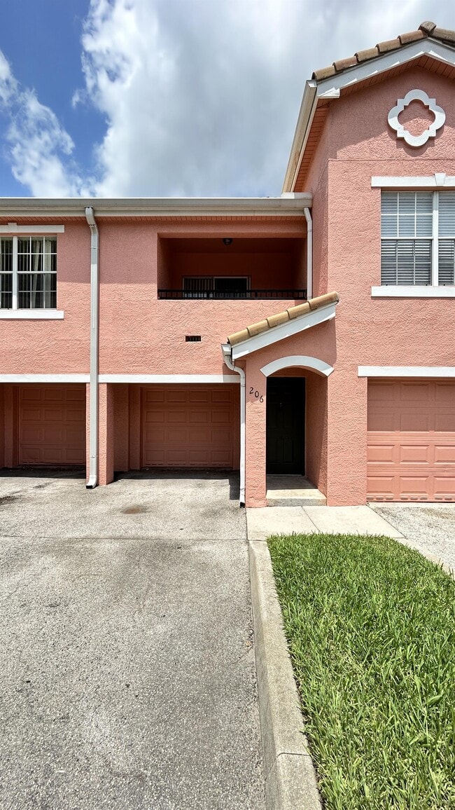 Building Photo - 118 SW Peacock Blvd