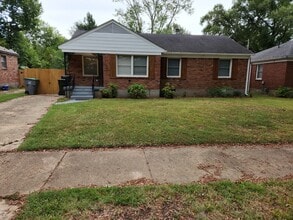 Building Photo - 1654 Ivy Rd