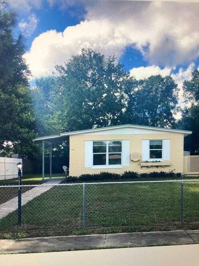 Building Photo - 1511 Daroca Dr