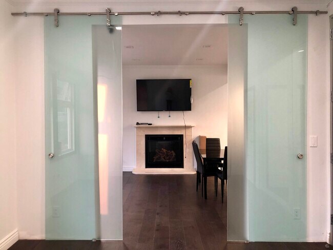 Foto del edificio - 2406 Clay St