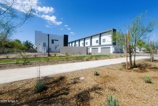 Building Photo - 777 W Coolidge St
