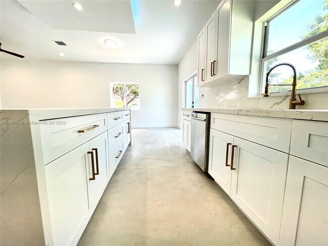 Foto del edificio - 3010 NW 3rd St