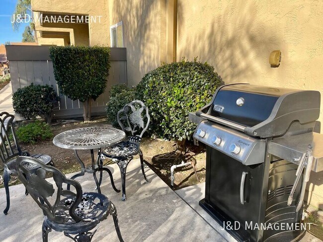 Foto del edificio - 7747 Margerum Ave