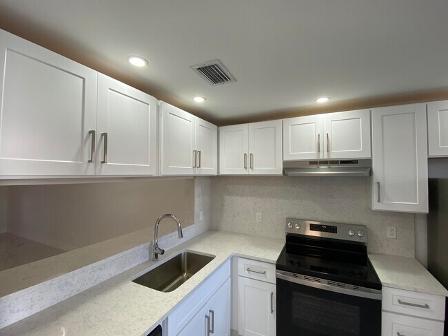 Foto del edificio - 267 NW 36th Ave