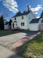 Building Photo - 148 Catherine St