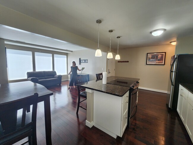 Building Photo - 319 S 800 E
