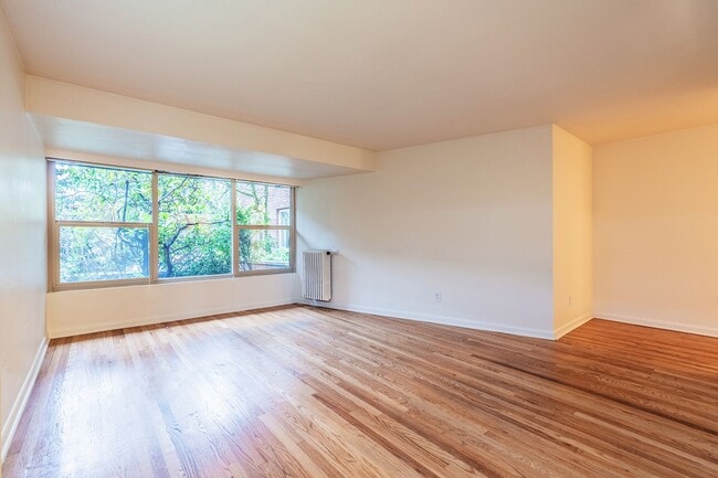 Interior Photo - Edgecliff