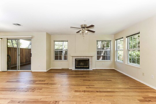 Foto del edificio - 706 Destiny Ln