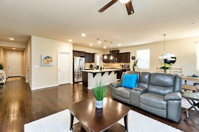 Foto del edificio - Immaculate 4/2 Wilson Home near Clovis Eas...