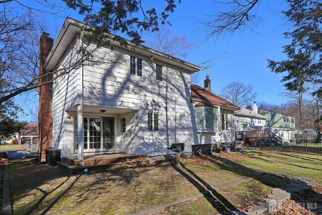 Foto del edificio - 240 Twin Oaks Terrace