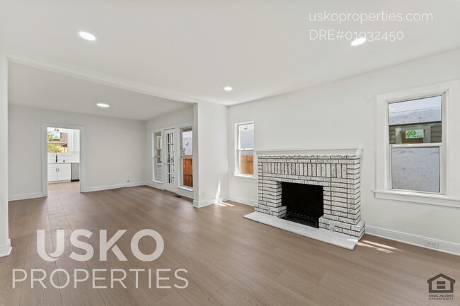 Building Photo - " 2-Bedroom Home with 1,100 Sq Ft of Comfo...