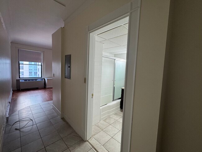 Building Photo - 62 Boylston St