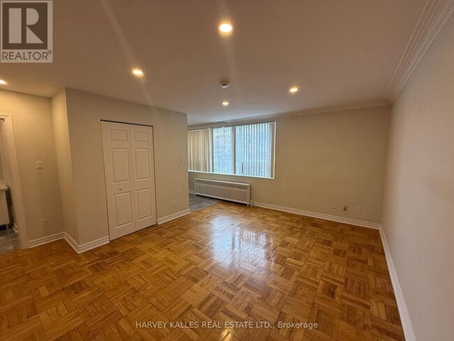 Building Photo - 180 Vaughan Rd