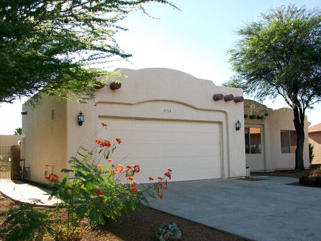 Foto del edificio - 2514 N Camino Reloj