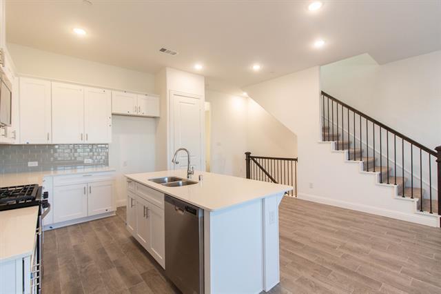 Foto del edificio - 4183 Wetstone Ln