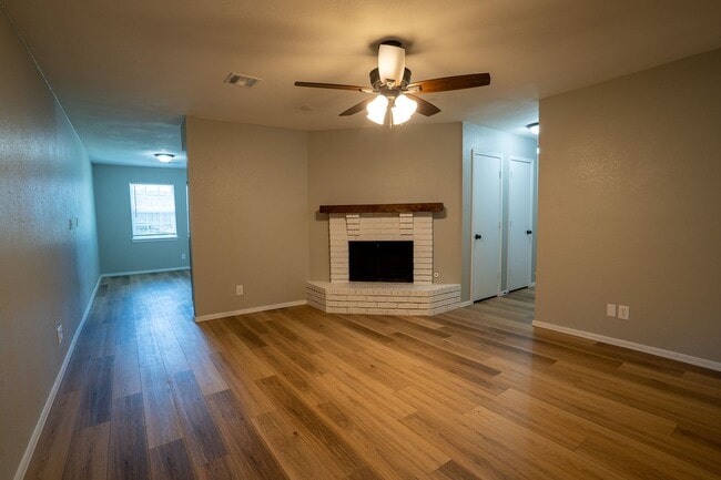 Building Photo - 2209 W Galveston St