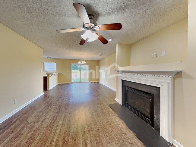 Foto del edificio - 1208 Scarlett Dr