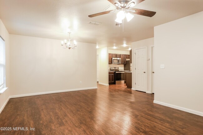 Foto del edificio - 8129 Firetower Rd