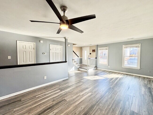 Building Photo - Gorgeous Townhome in Virginia Beach