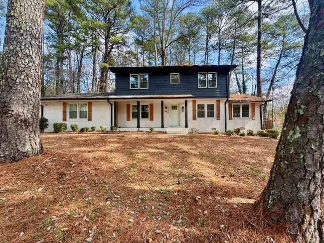 Awesome in Atlanta - 4 Bedrooms - Awesome in Atlanta - 4 Bedrooms House