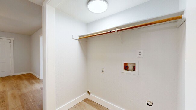 Foto del edificio - 509 E Beeline Ln