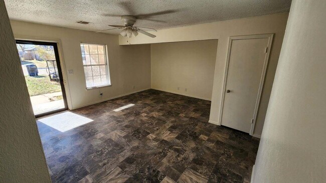 Foto del edificio - 417 E Linden Ln