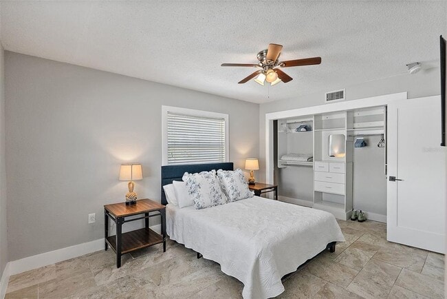 Foto del edificio - 10132 4th St E