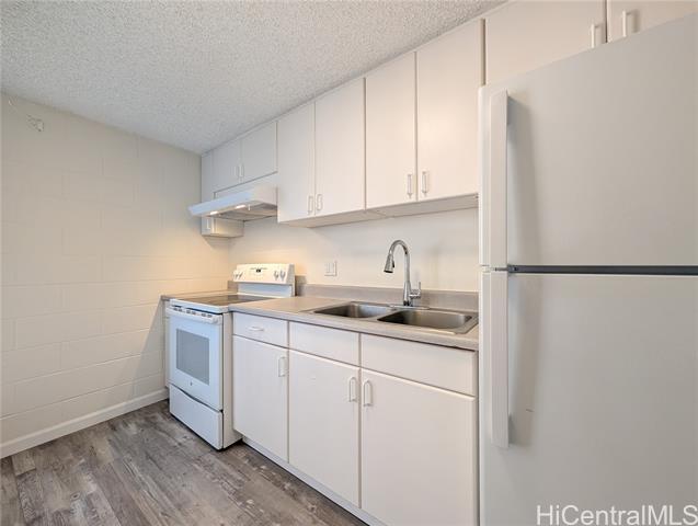 Building Photo - 1541 Dominis St