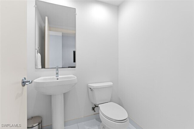 Foto del edificio - 3000 Oasis Grand Blvd
