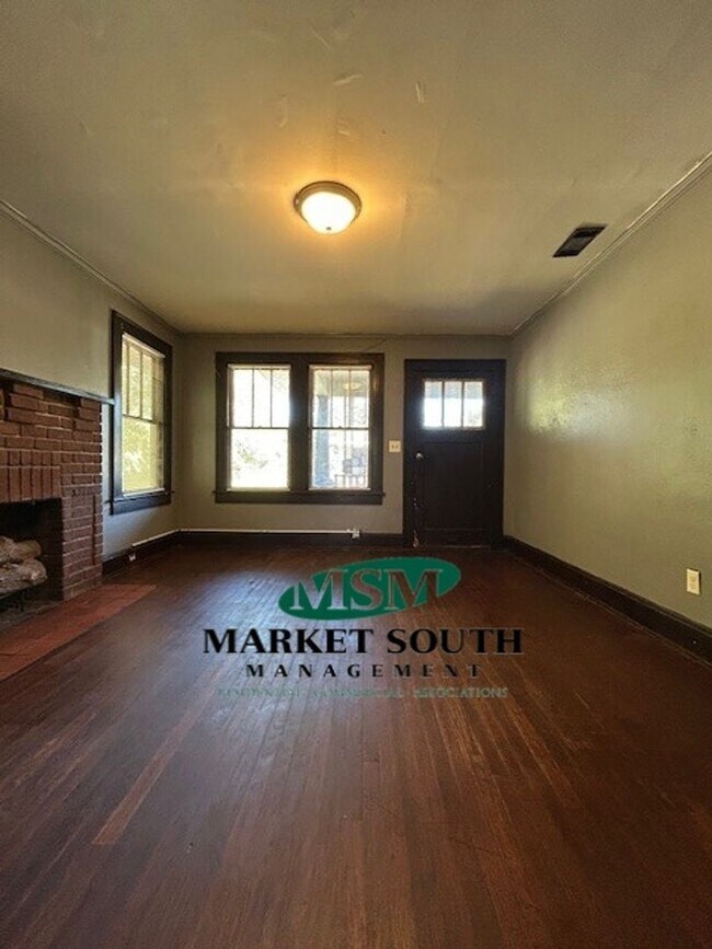 Foto del edificio - EASTSIDE BUNGALOW ON WALDBURG!