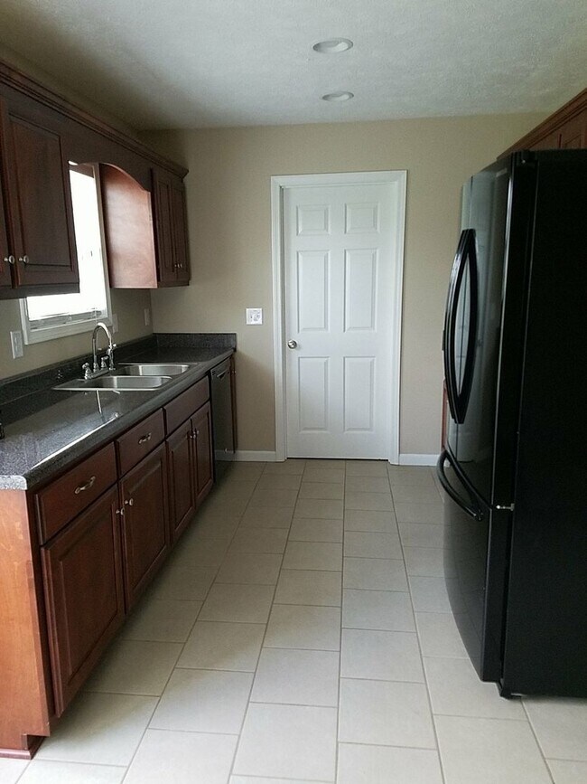 Building Photo - COMING SOON Super Cute Home in the Heart o...