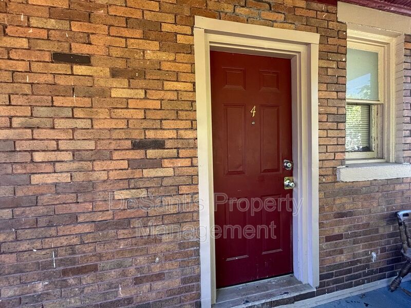 Foto principal - 946 Beaver Rd