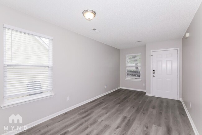 Foto del edificio - 6325 McIntyre Ridge Dr