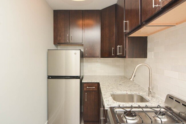 Building Photo - 450 W Barry