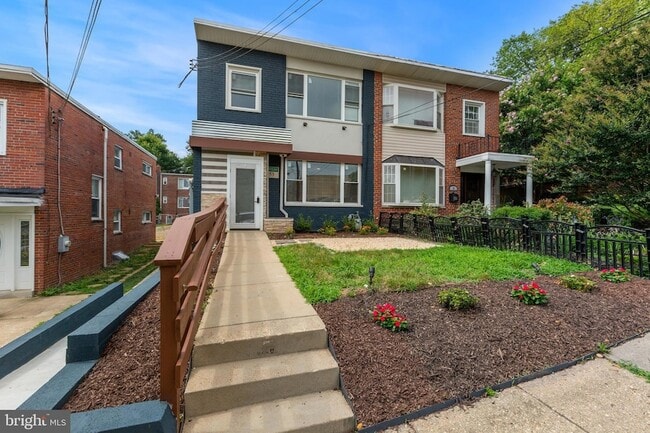 Photo - 53 Victor St NE Townhome