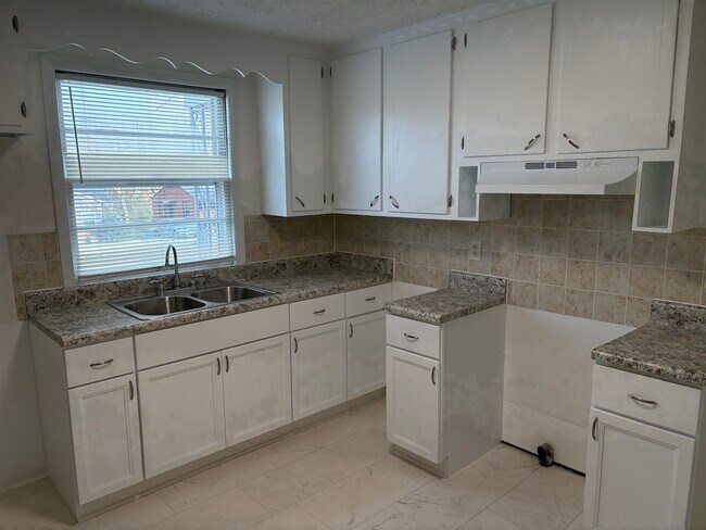 Foto del edificio - 3225 Panorama Dr